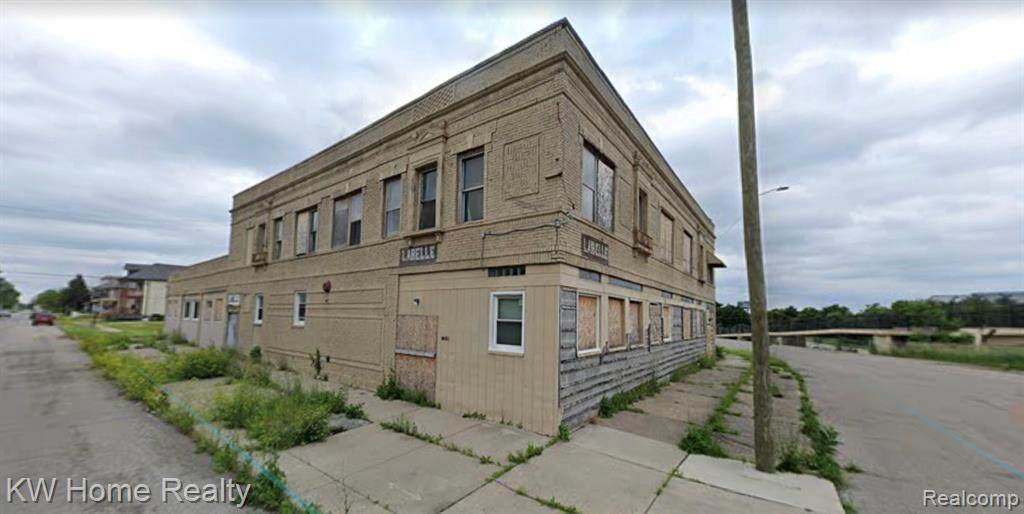 13930 Woodrow Wilson - Photo 1