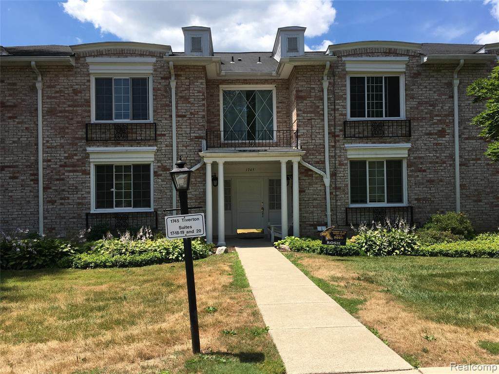 1745 Tiverton Rd Unit 20 - Photo 1
