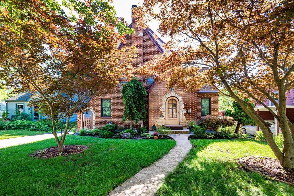 905 Edgewood Pl - Photo 1