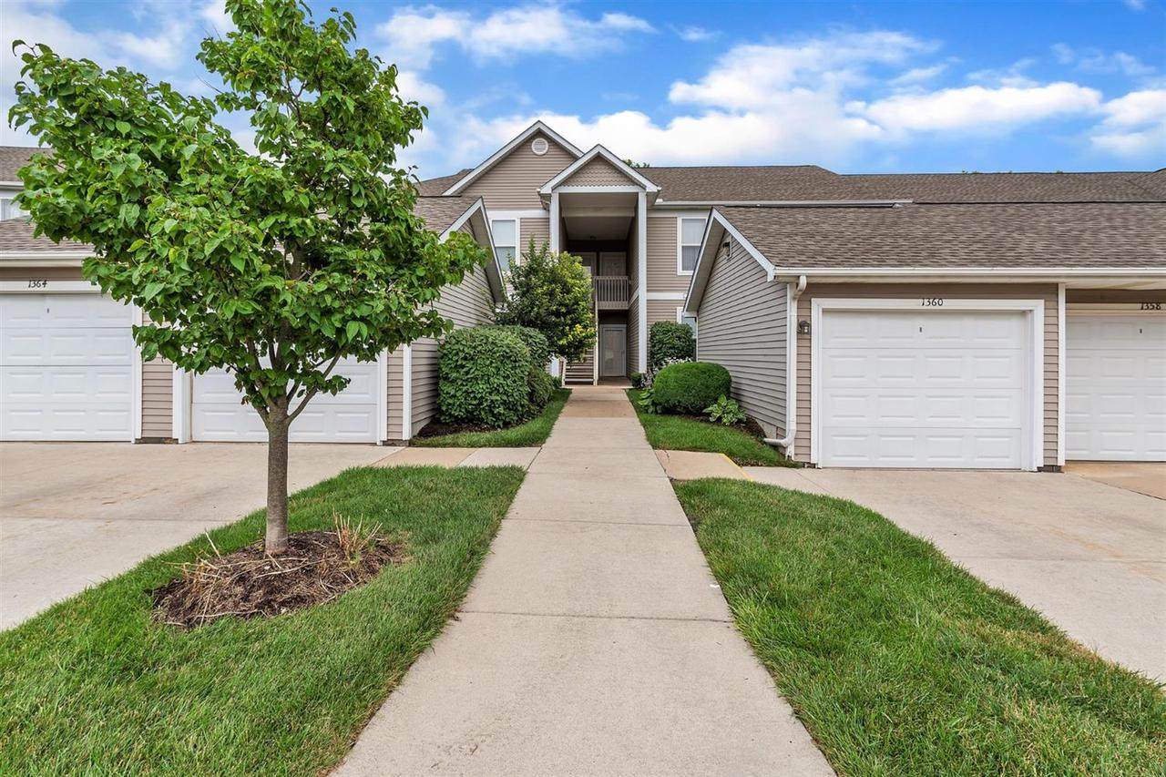 1364 Fox Pointe Cir - Photo 1