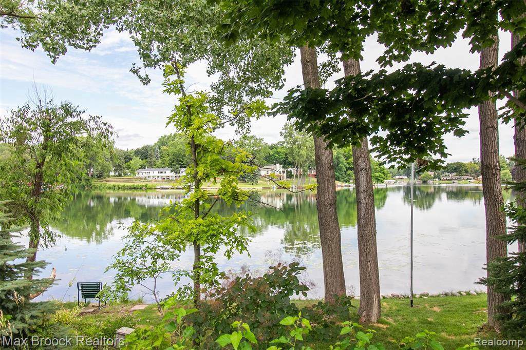 2946 Walton Blvd - Photo 1