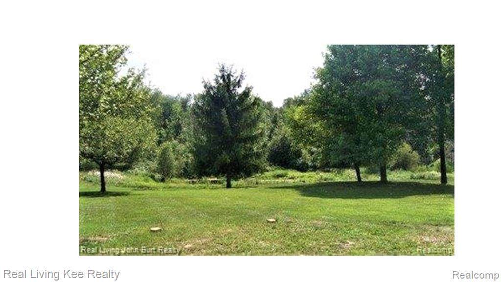 2627 Lakeville Rd - Photo 1