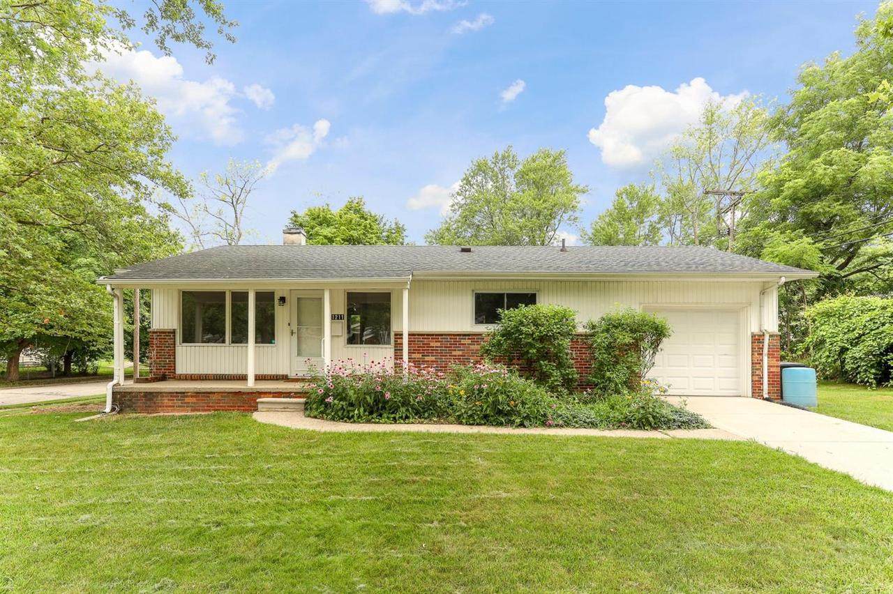 1211 City Dr - Photo 1