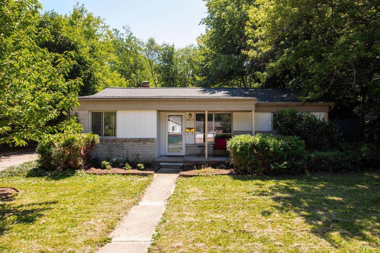 2613 Hampshire Rd - Photo 1