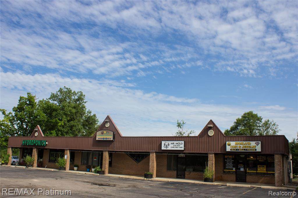 2223 Highland Rd - Photo 1