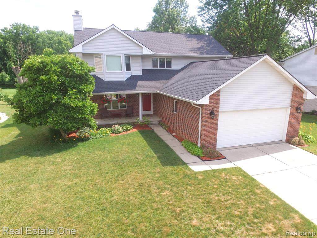 37609 Hillcrest Dr - Photo 1