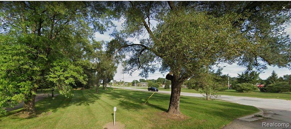 8850 Hall Rd - Photo 1