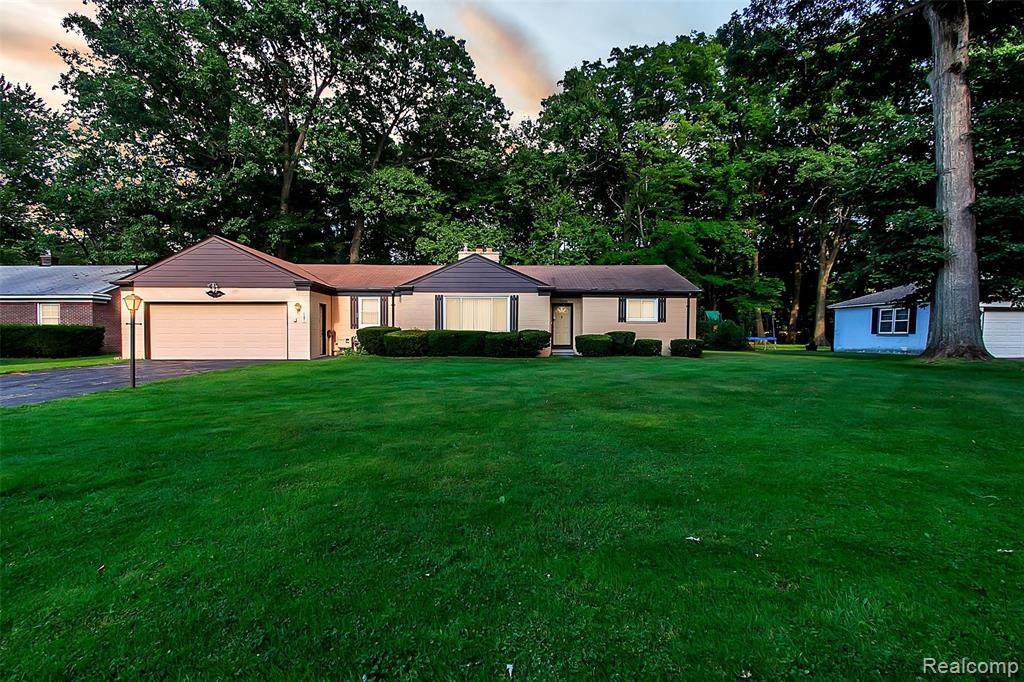 21570 Stahelin Rd - Photo 1