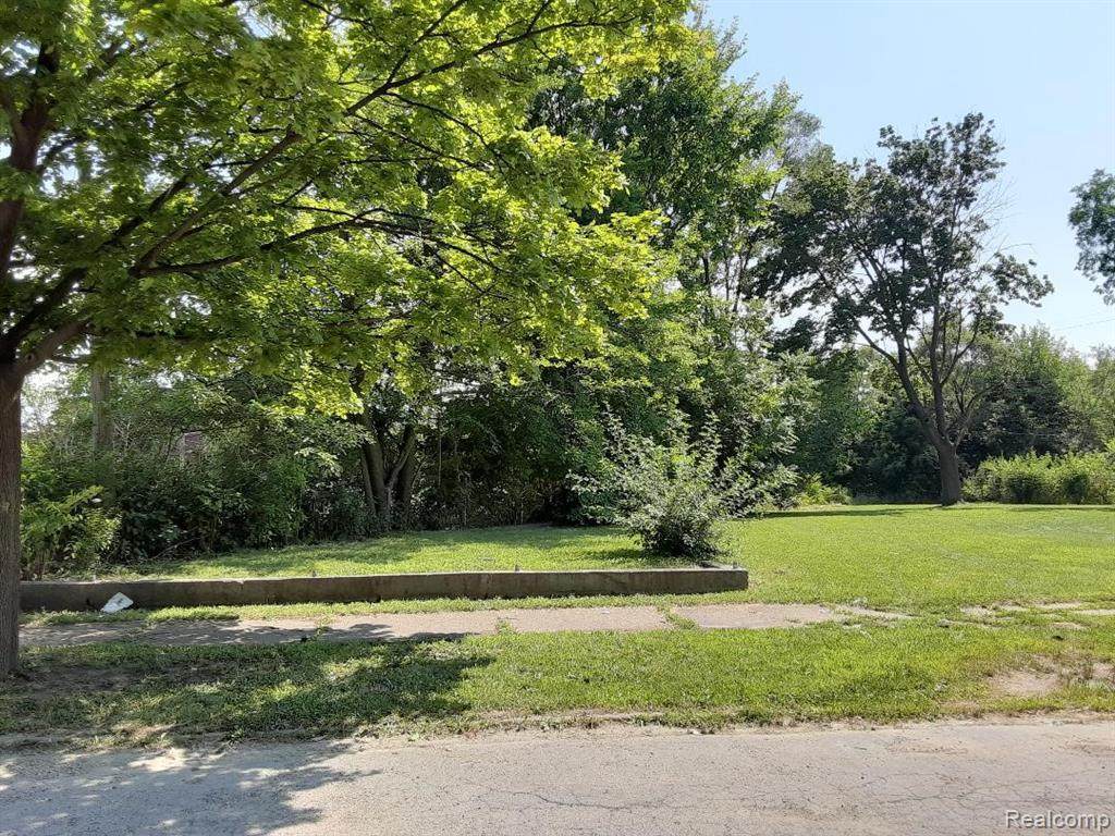 1455 Ferry Park - Photo 1