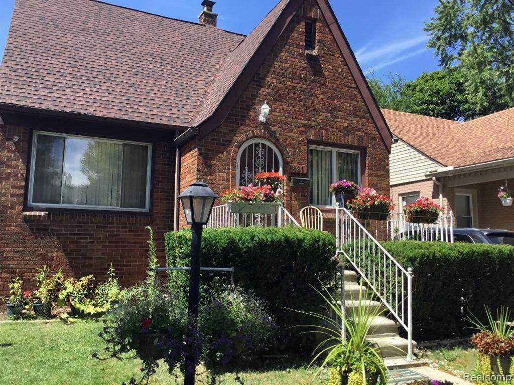 7821 Payne Ave - Photo 1
