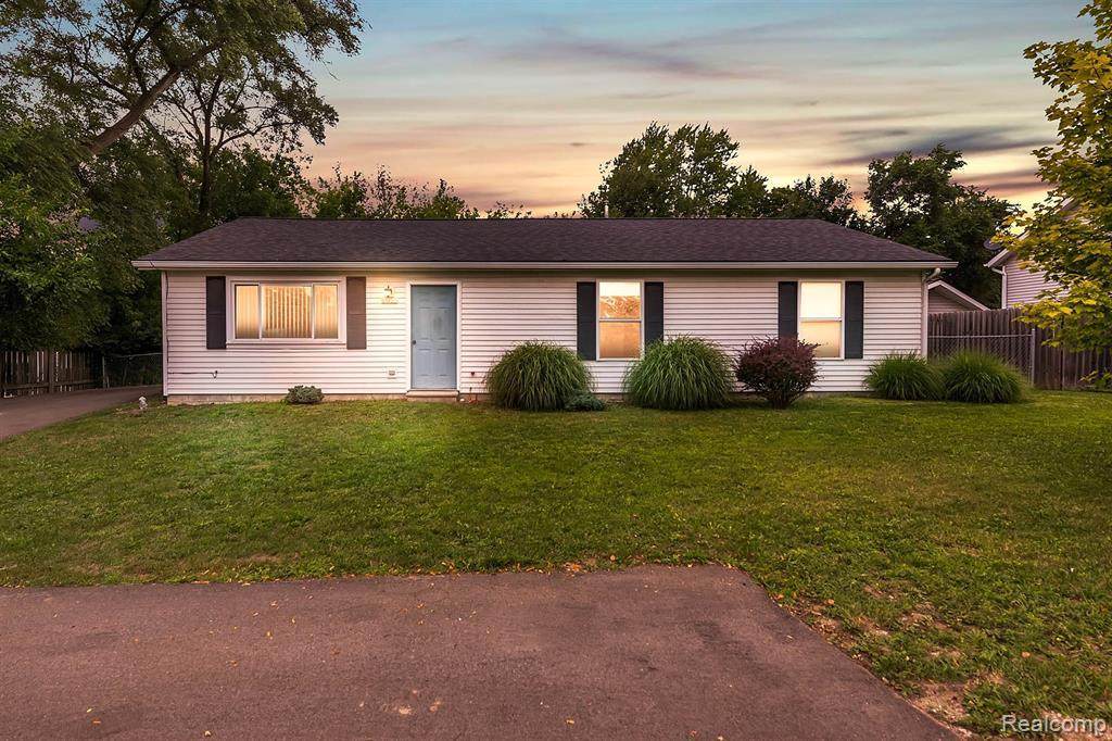 2910 Pontiac Lake Rd - Photo 1