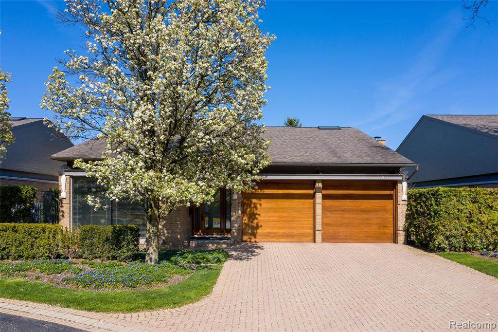 1022 Waterfall Crt - Photo 1