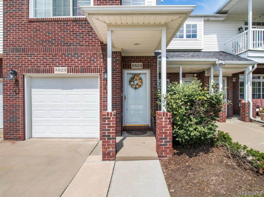 5523 Twin Oaks Dr - Photo 1