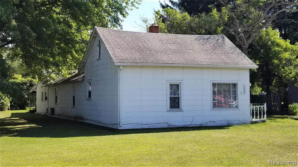 3635 Lapeer Rd - Photo 1