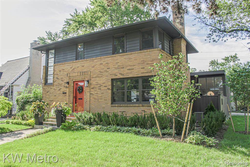 10155 Elgin Ave - Photo 1