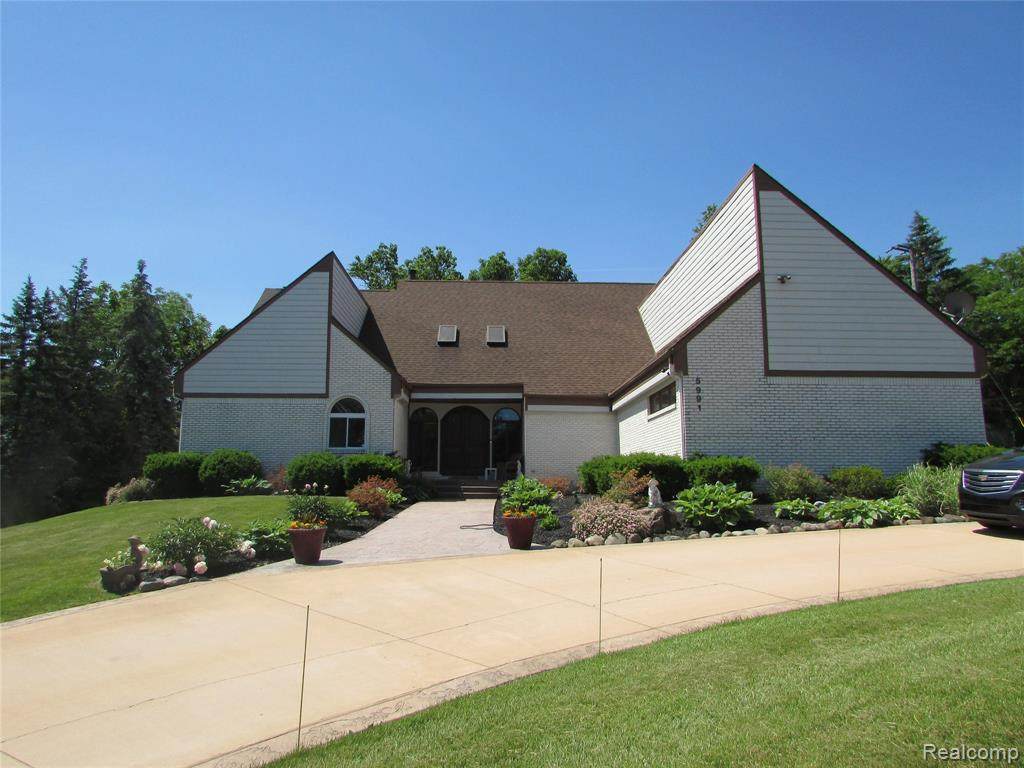 5991 St. James Dr - Photo 1