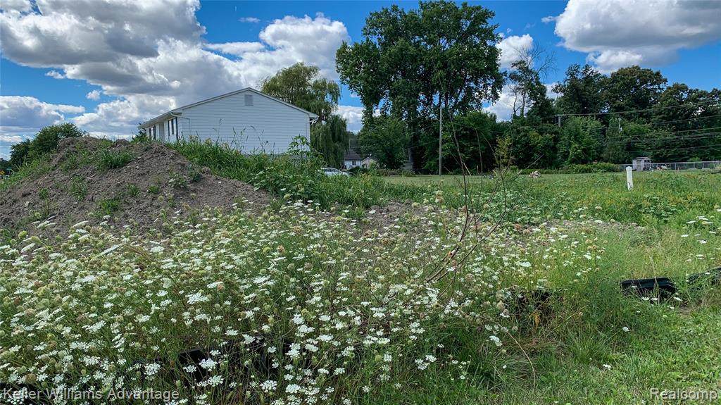 48373 Jefferson Ave - Photo 1