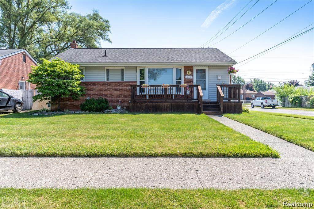 416 Deering St - Photo 1