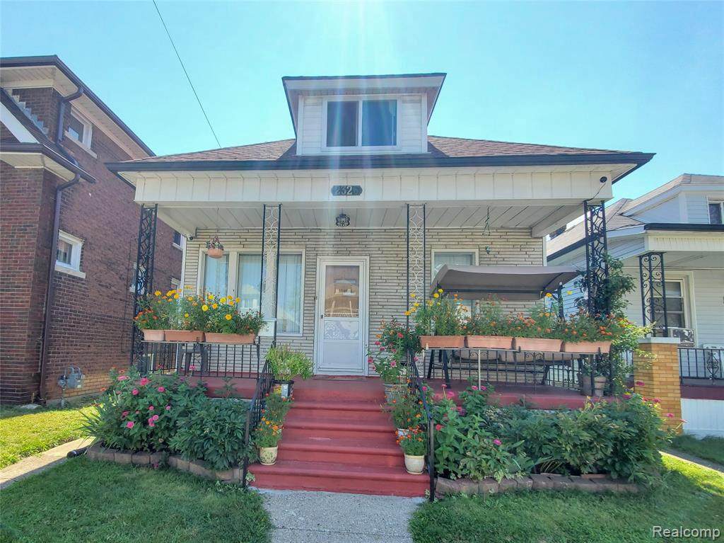2326 Commor St - Photo 1