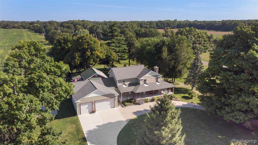 9975 Lehring Rd - Photo 1