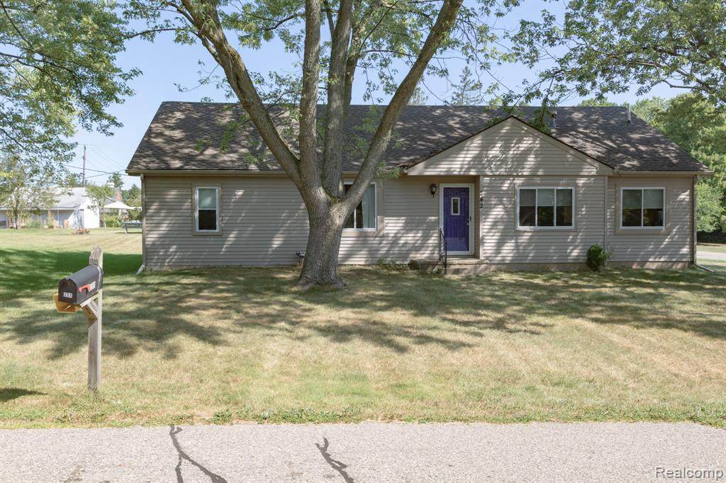 242 Fabius Dr - Photo 1