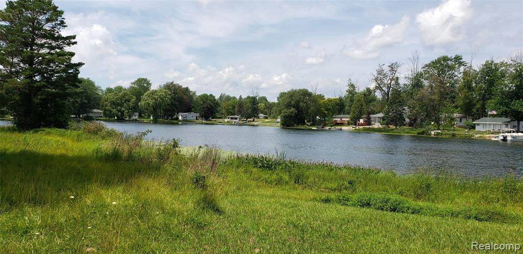 328 Sucker Rd - Photo 1