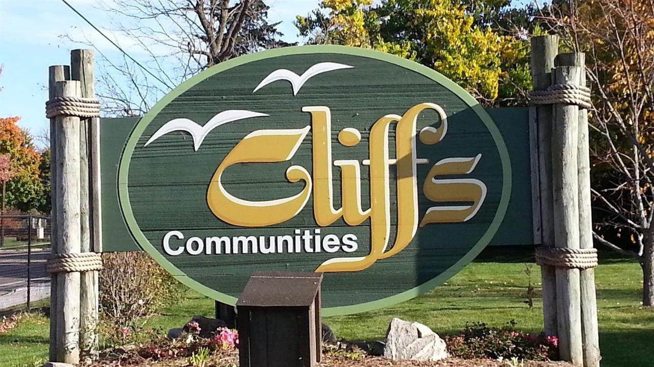 824 Cliffs Dr - Photo 1