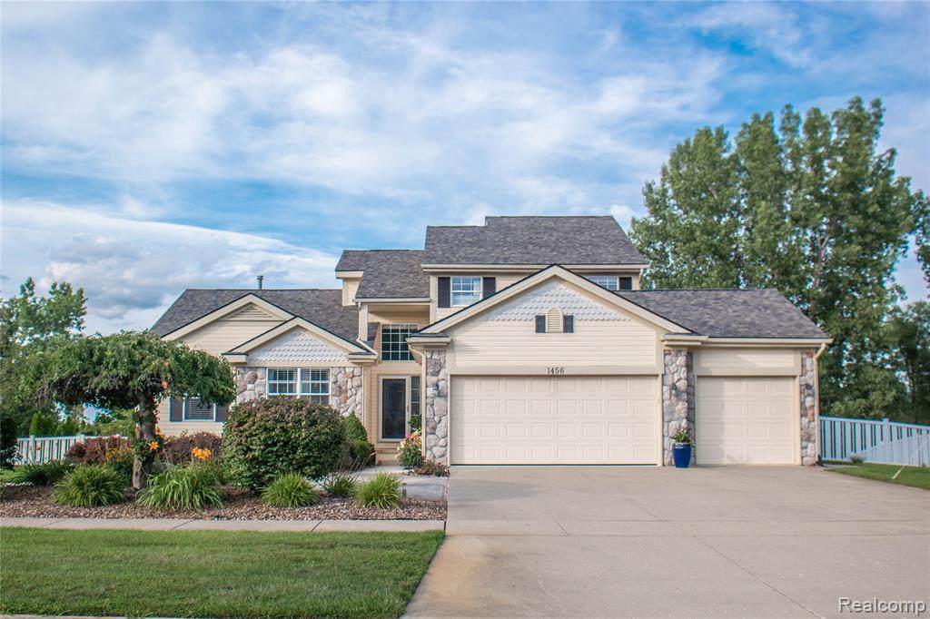 1456 St Lawrence Crt - Photo 1