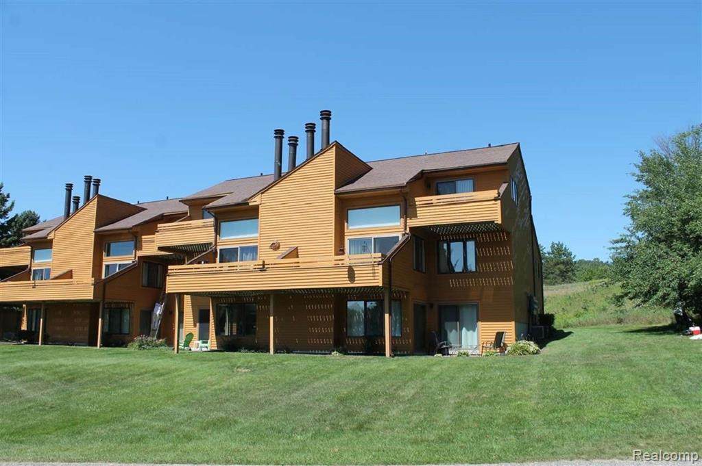 4749 Pleasantview Rd - Photo 1