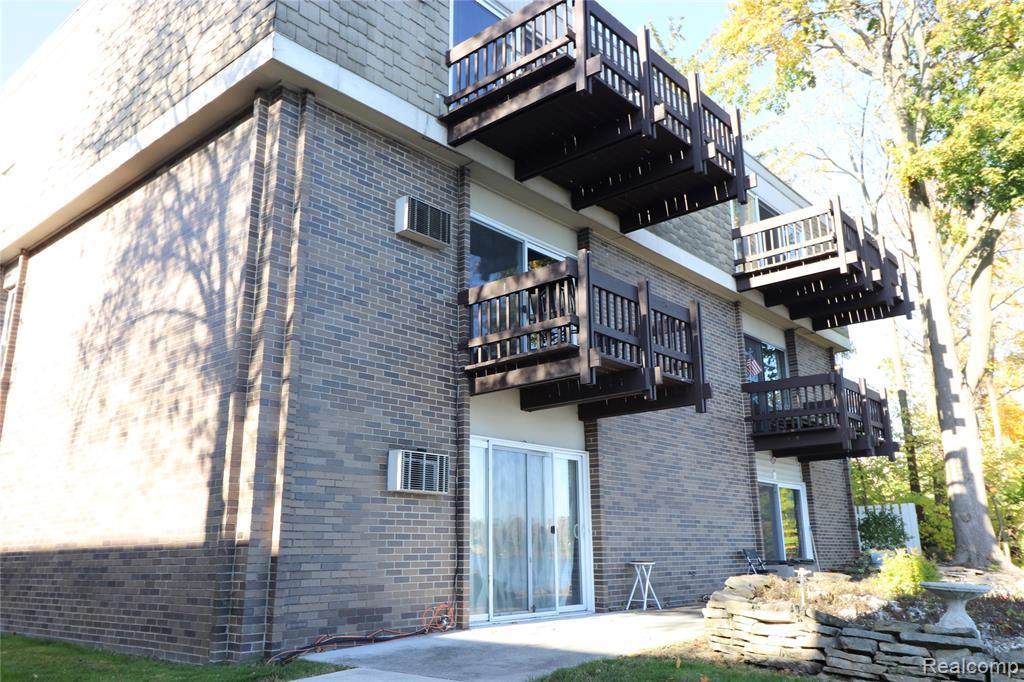 250 Liberty St - Photo 1