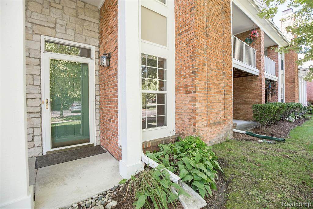 6432 Troon - Photo 1