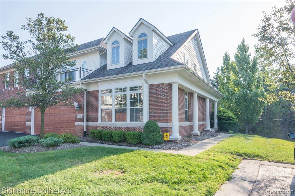 7305 Gateway Dr - Photo 1