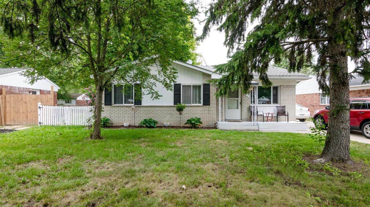 41706 Arthur St - Photo 1