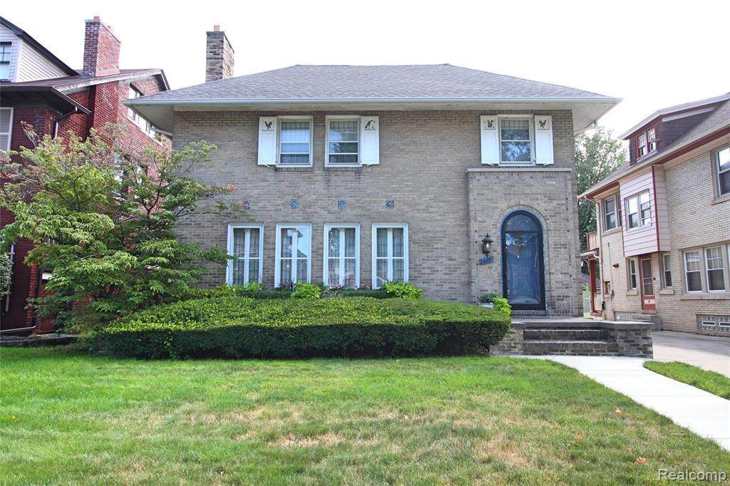 2425 Longfellow St - Photo 1