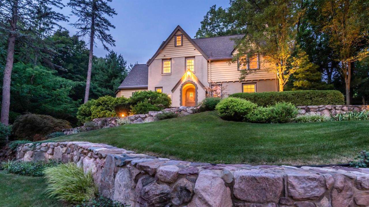 311 Awixa Rd - Photo 1
