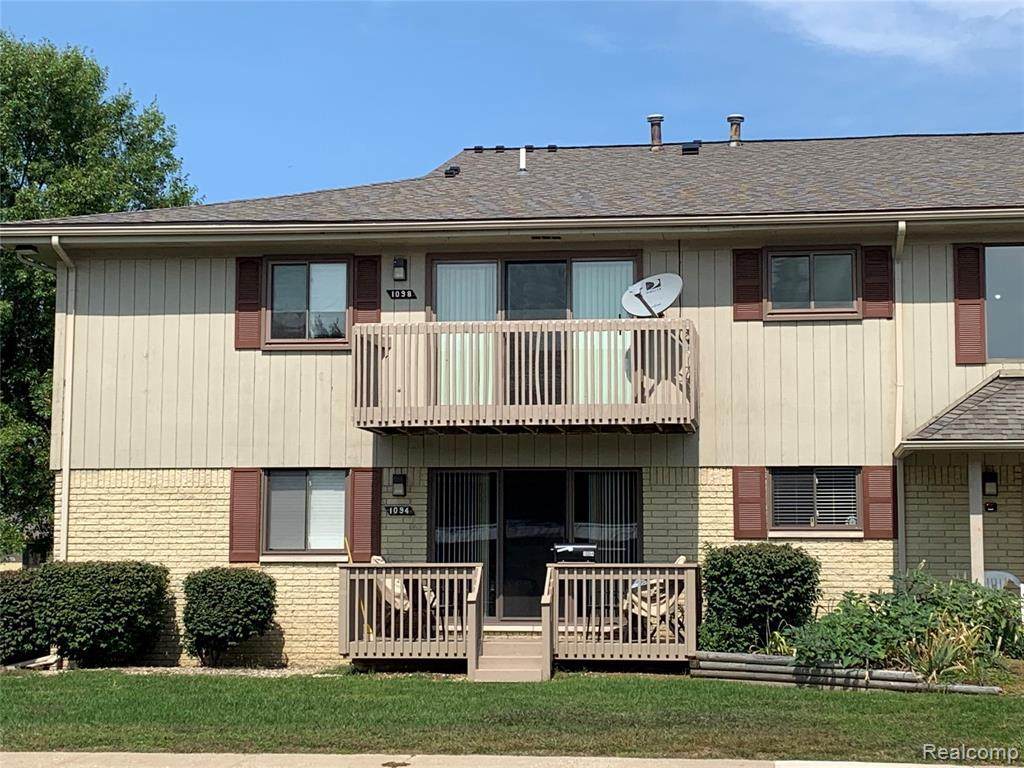 1098 Hillcrest Dr - Photo 1