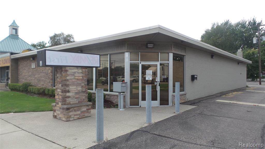 32525 Mound Rd - Photo 1