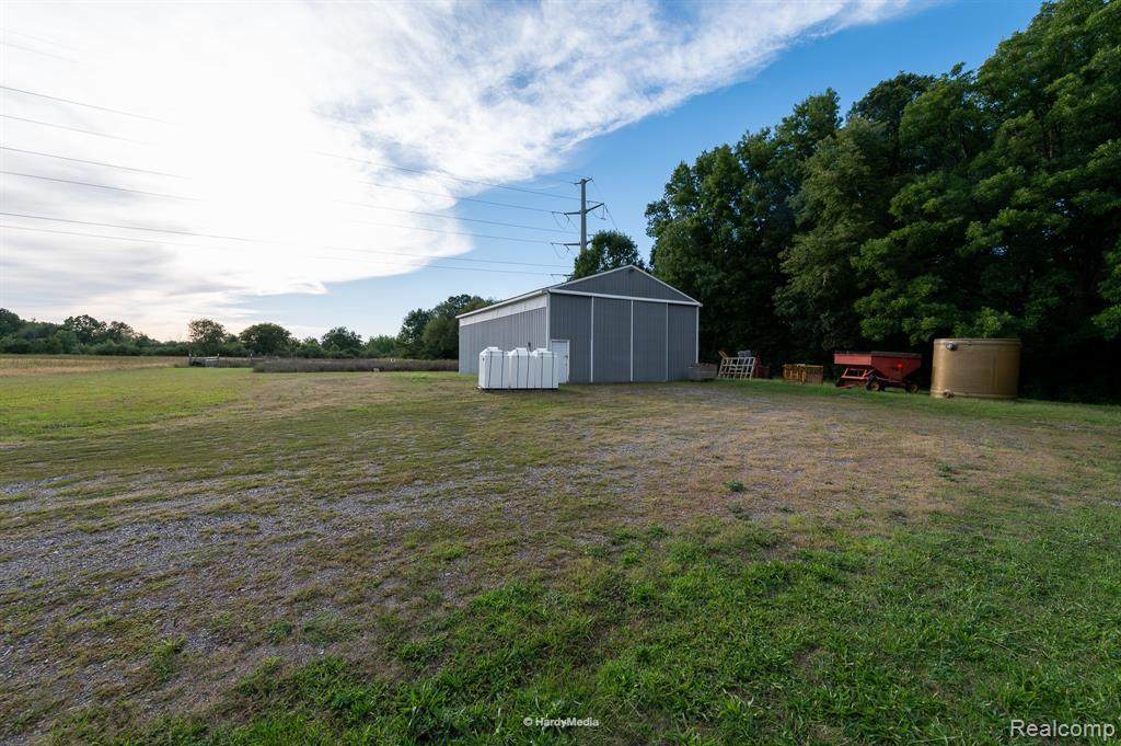 1775 Farnsworth Rd - Photo 1