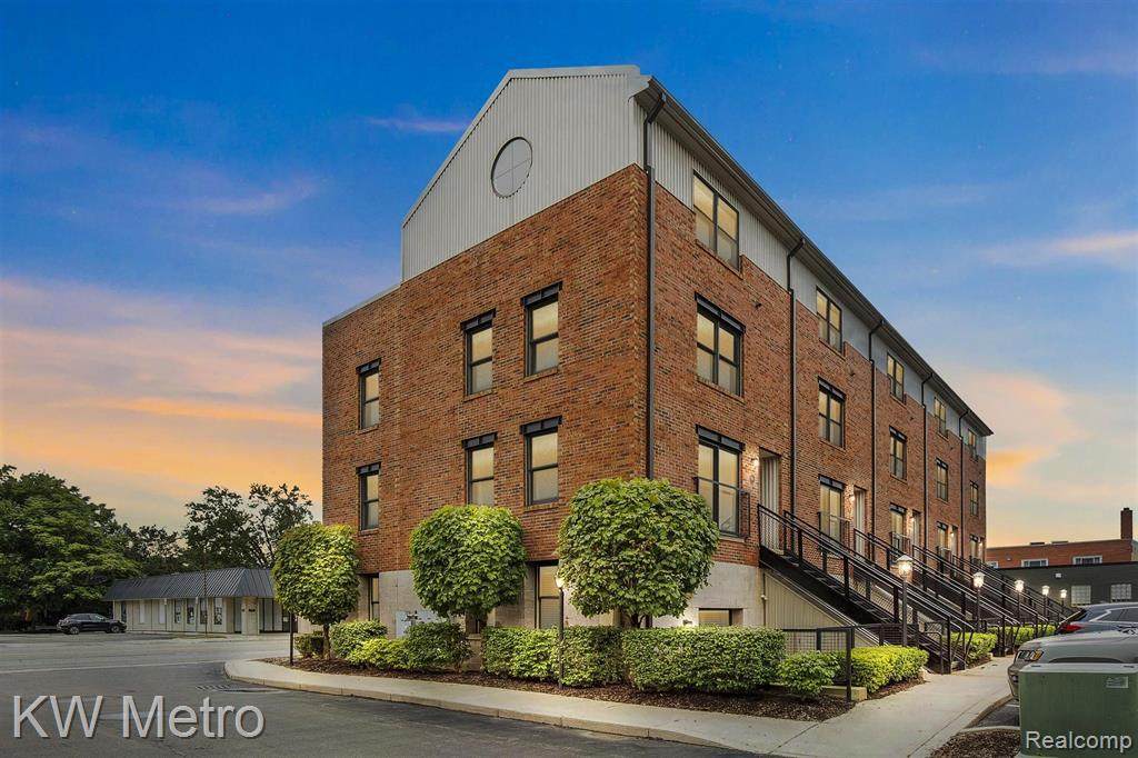 672 11 MILE RD - Photo 1