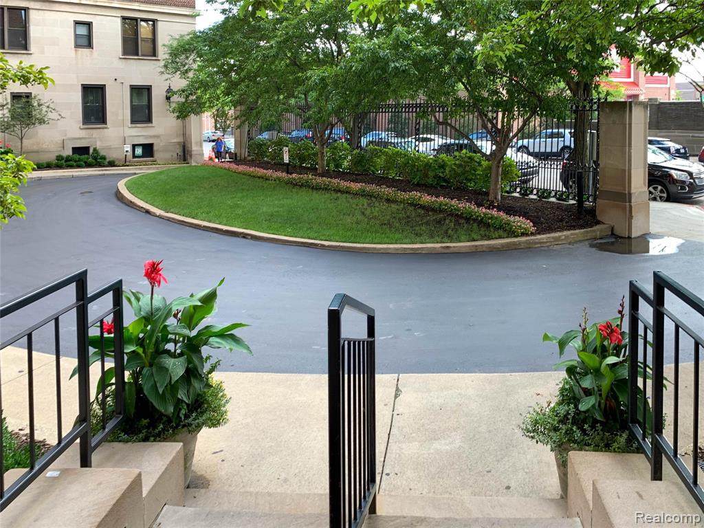 2900 Jefferson Ave - Photo 1