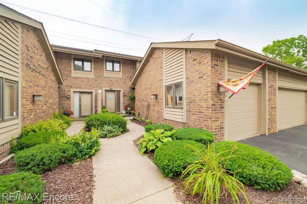 6860 Northcrest Way E - Photo 1