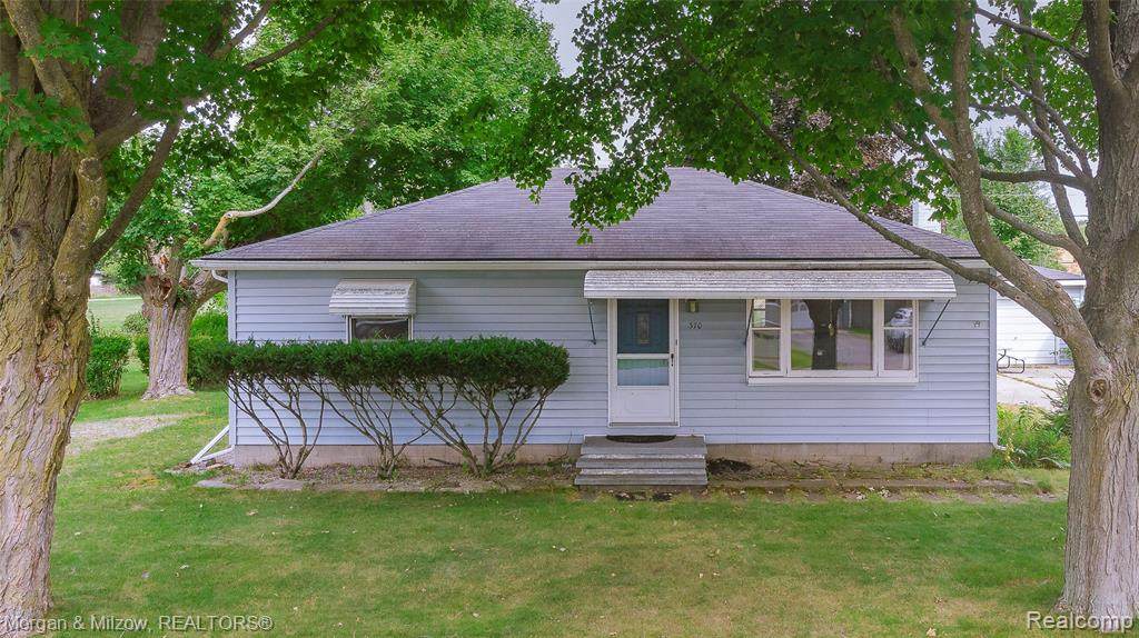 370 Nippigon St - Photo 1