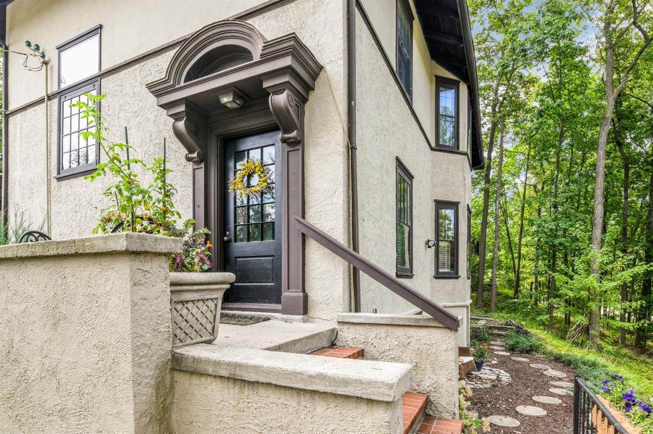 1942 Cambridge Rd - Photo 1