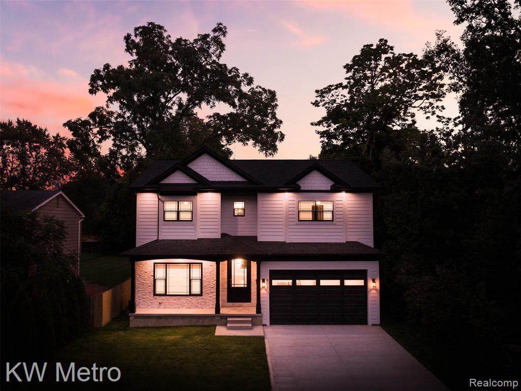801 Cherry Ave - Photo 1