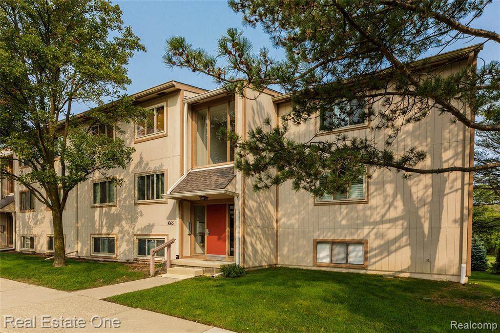 1665 Riverside Dr Apt 12 - Photo 1