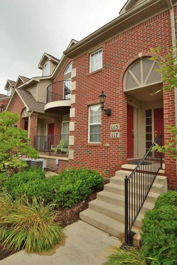 117 Oakbrook Dr - Photo 1