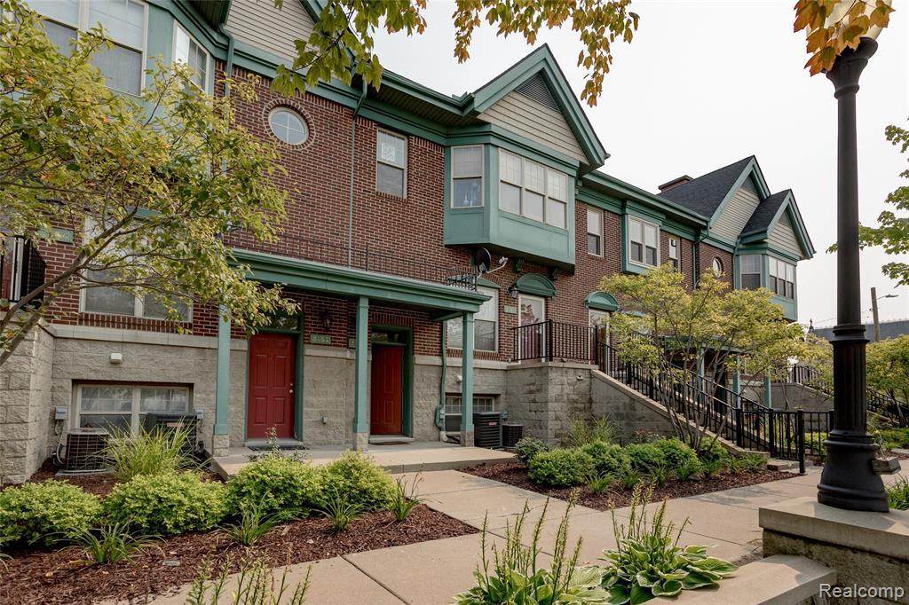 2452 Woodward Ave - Photo 1