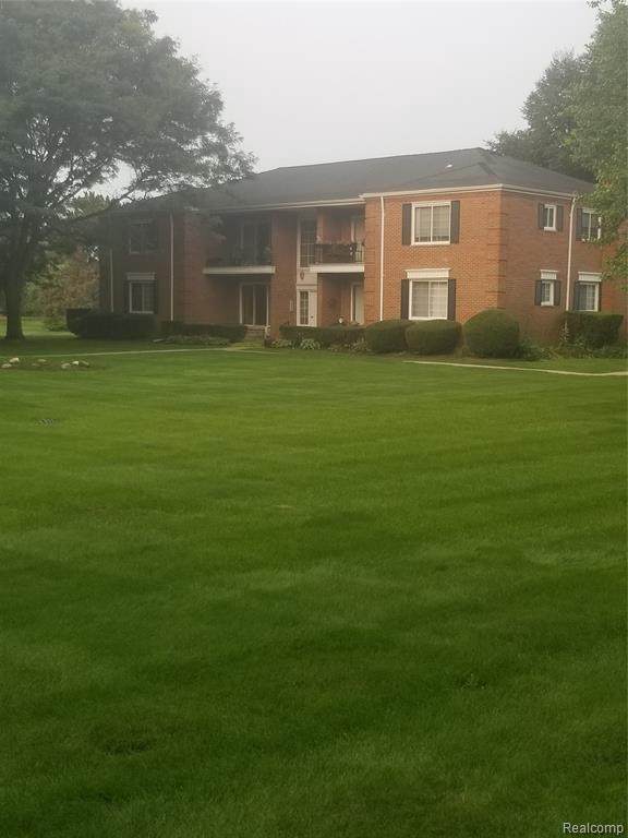 730 Fox Hills Dr - Photo 1