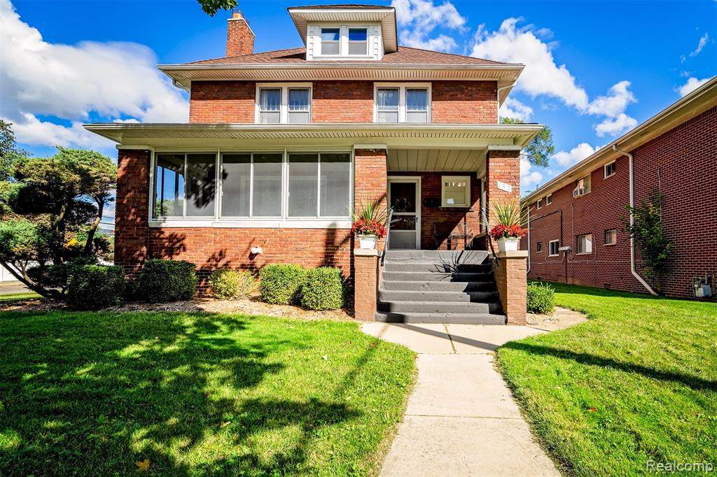 192 Antoine St - Photo 1