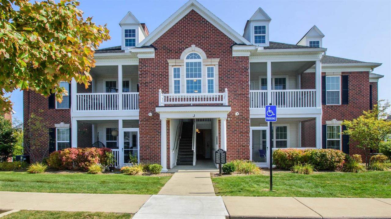 952 Summerfield Glen Cir - Photo 1
